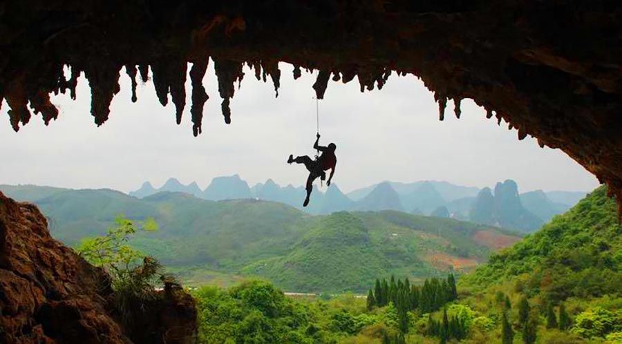 ClimbDali Yangshuo Abseilling